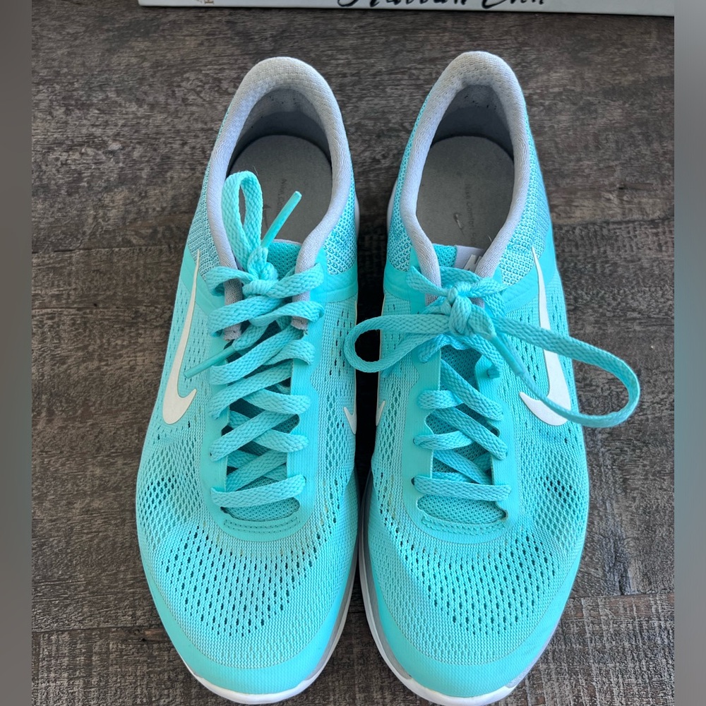 Nike Turquoise Running Shoe Size 7
